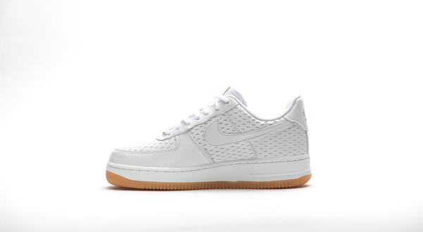 【新品・未使用】Nike Air Force 1 '07 PRM ホワイト nike-wms-air-force-1-07-prm-